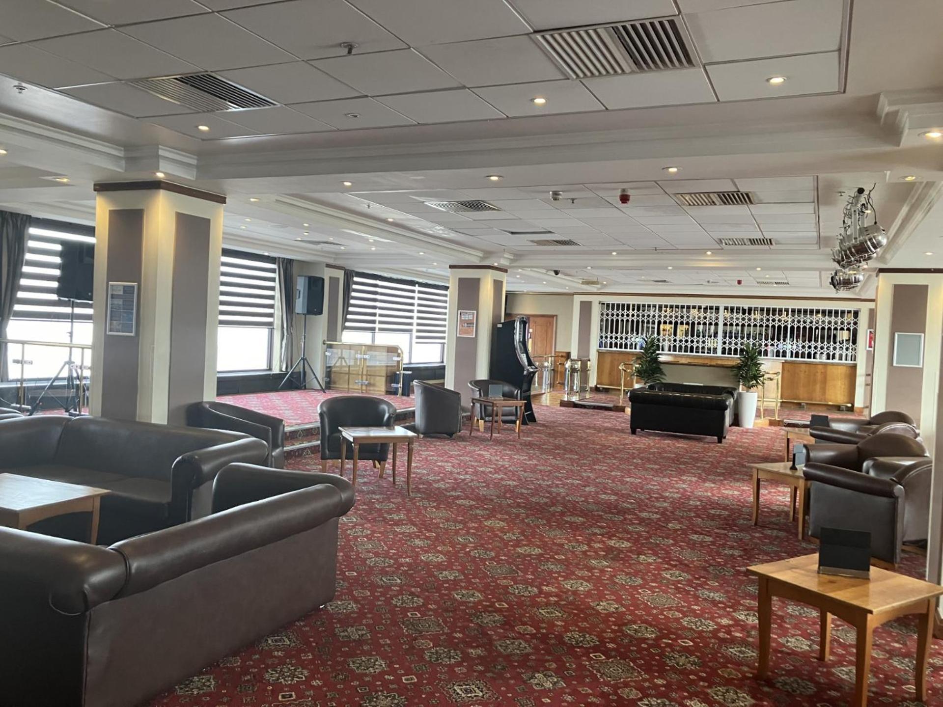 Grand Hotel Blackpool Kültér fotó The reception area of the hotel